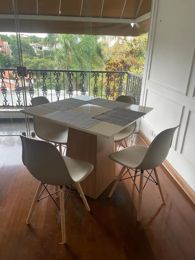 Suite No Jardim Guedala Sao Paulo